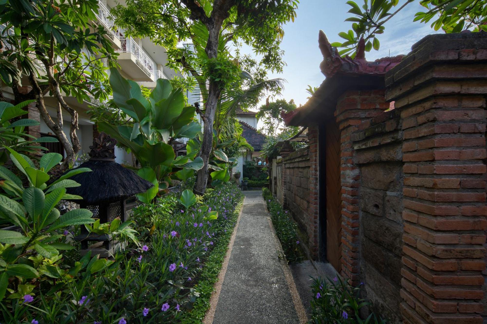 Legian Village Beach Resort - Chse Certified Eksteriør billede